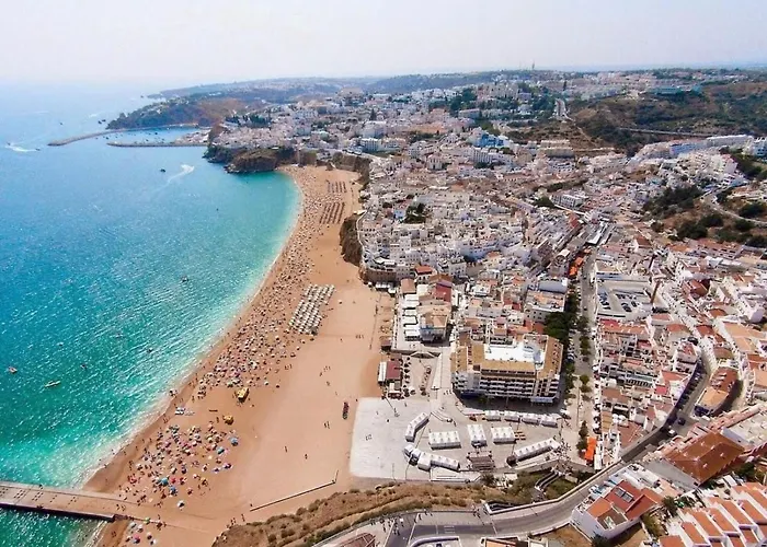 Mit Terrasse By Interhome Appartement Albufeira
